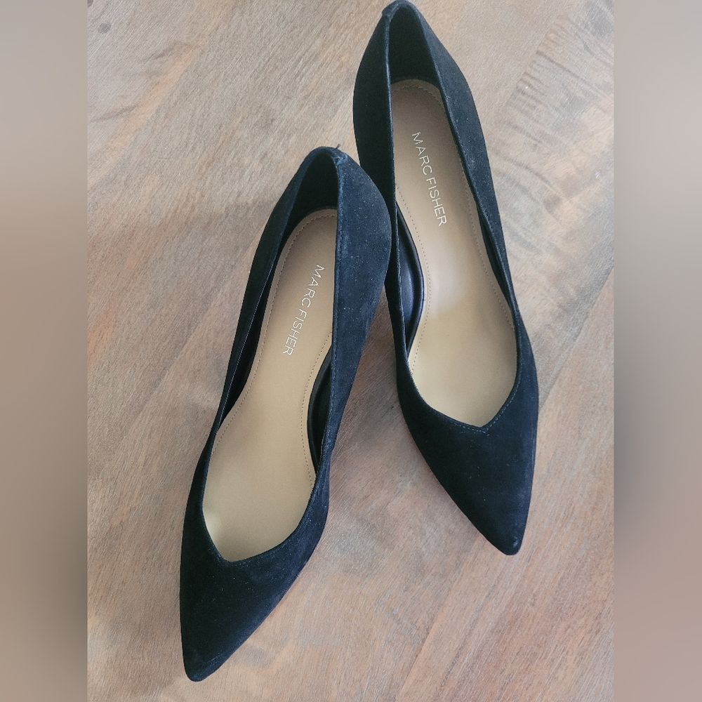 Marc Fisher Caitlin black pump 8M